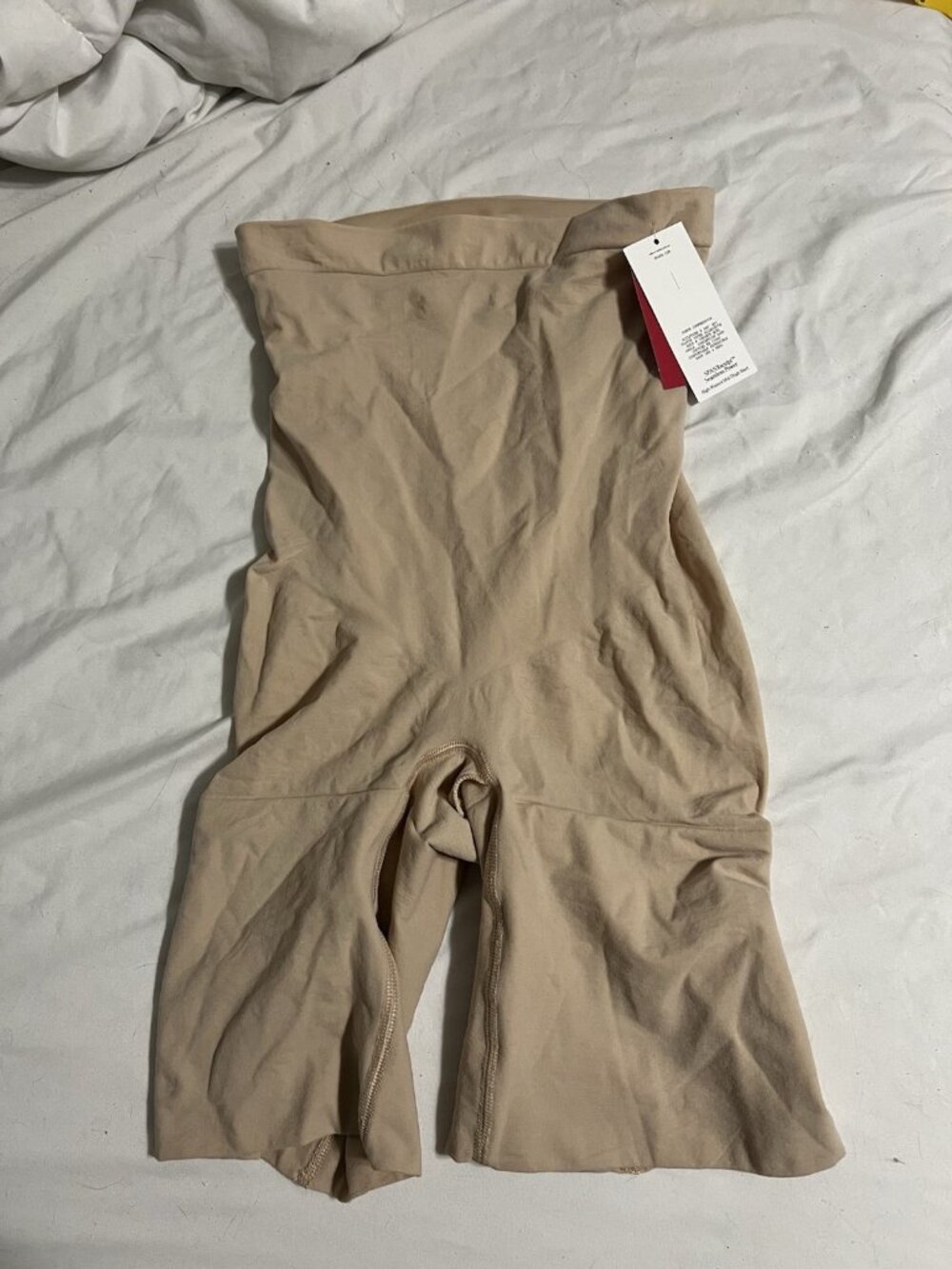 NWT Spanx High Waisted Mid Thigh Sculpting Short Nude Size XL
